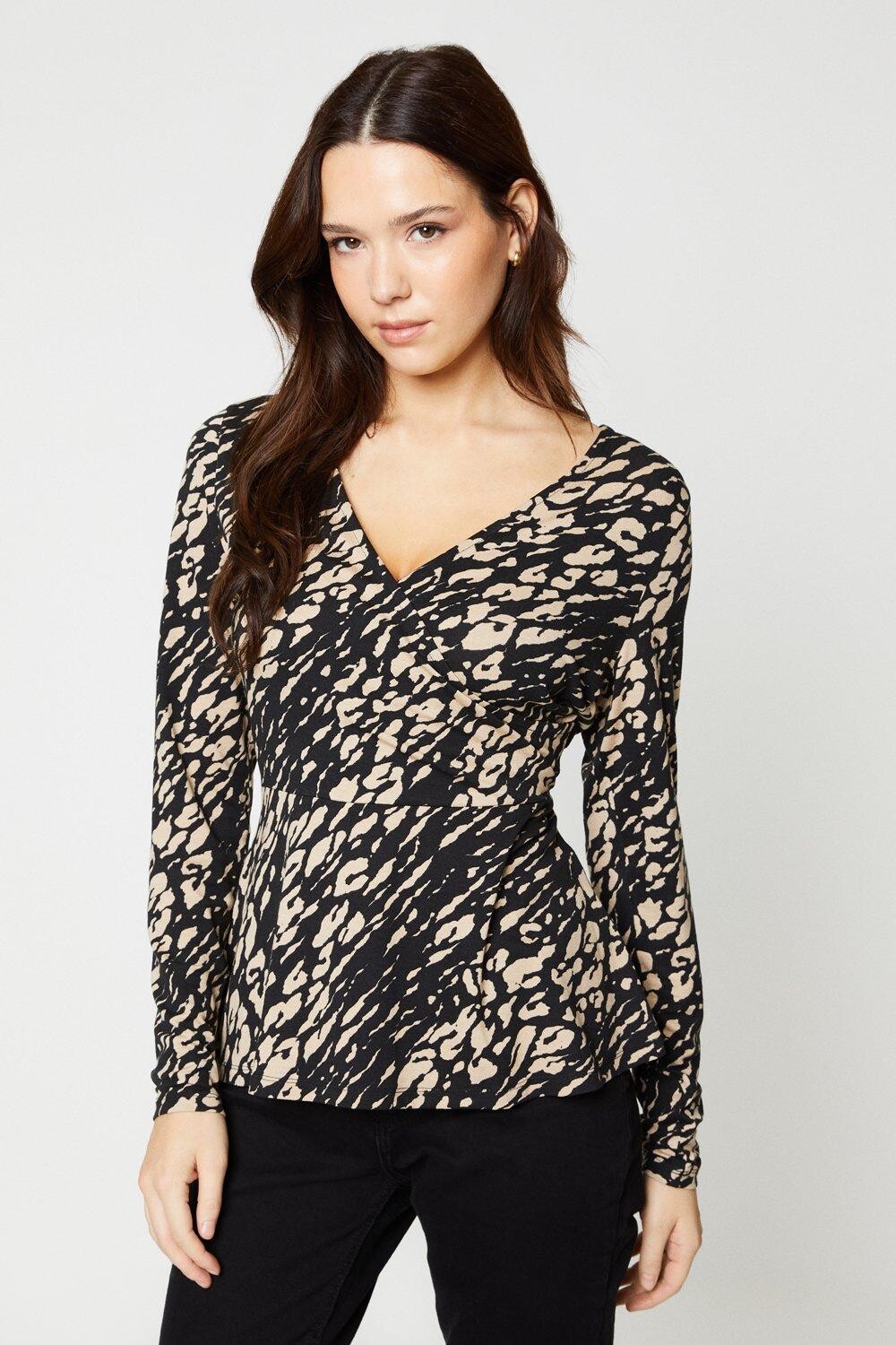 

Топ с длинными рукавами и запахом Animal Dorothy Perkins, мультиколор