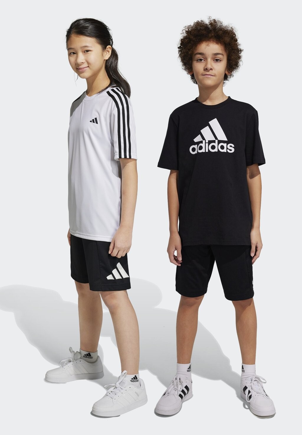 

Спортивные шорты Unisex Logo Adidas, цвет black/white