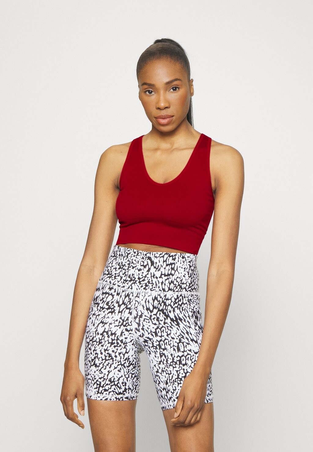 

Топ Athleta