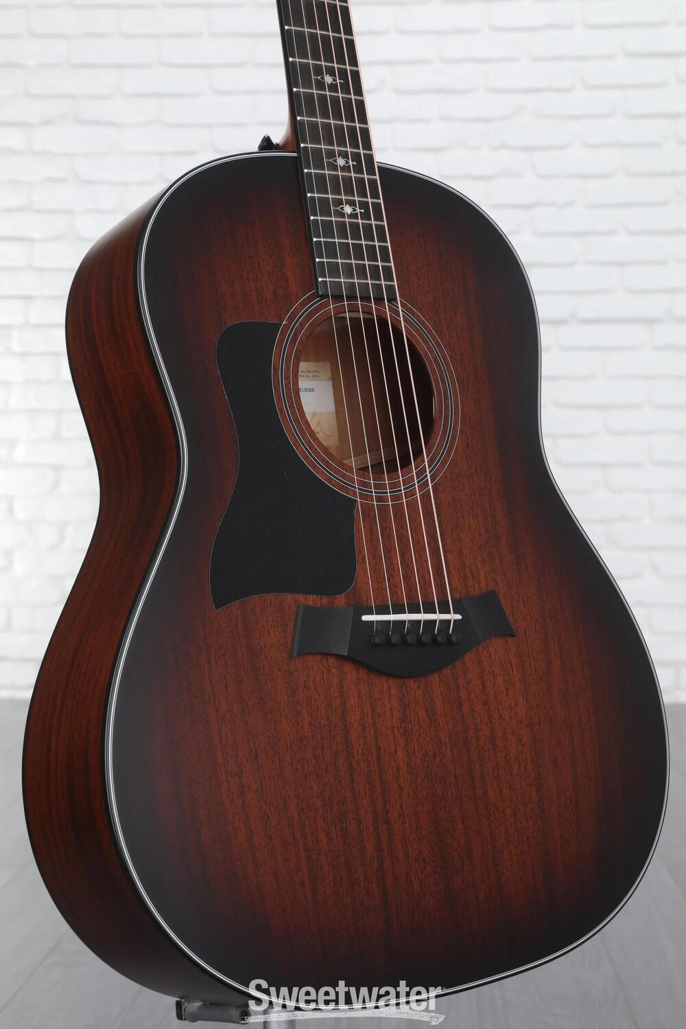 

Акустико-электрическая гитара Taylor 327e Grand Pacific для левой руки — Shaded Edge Burst