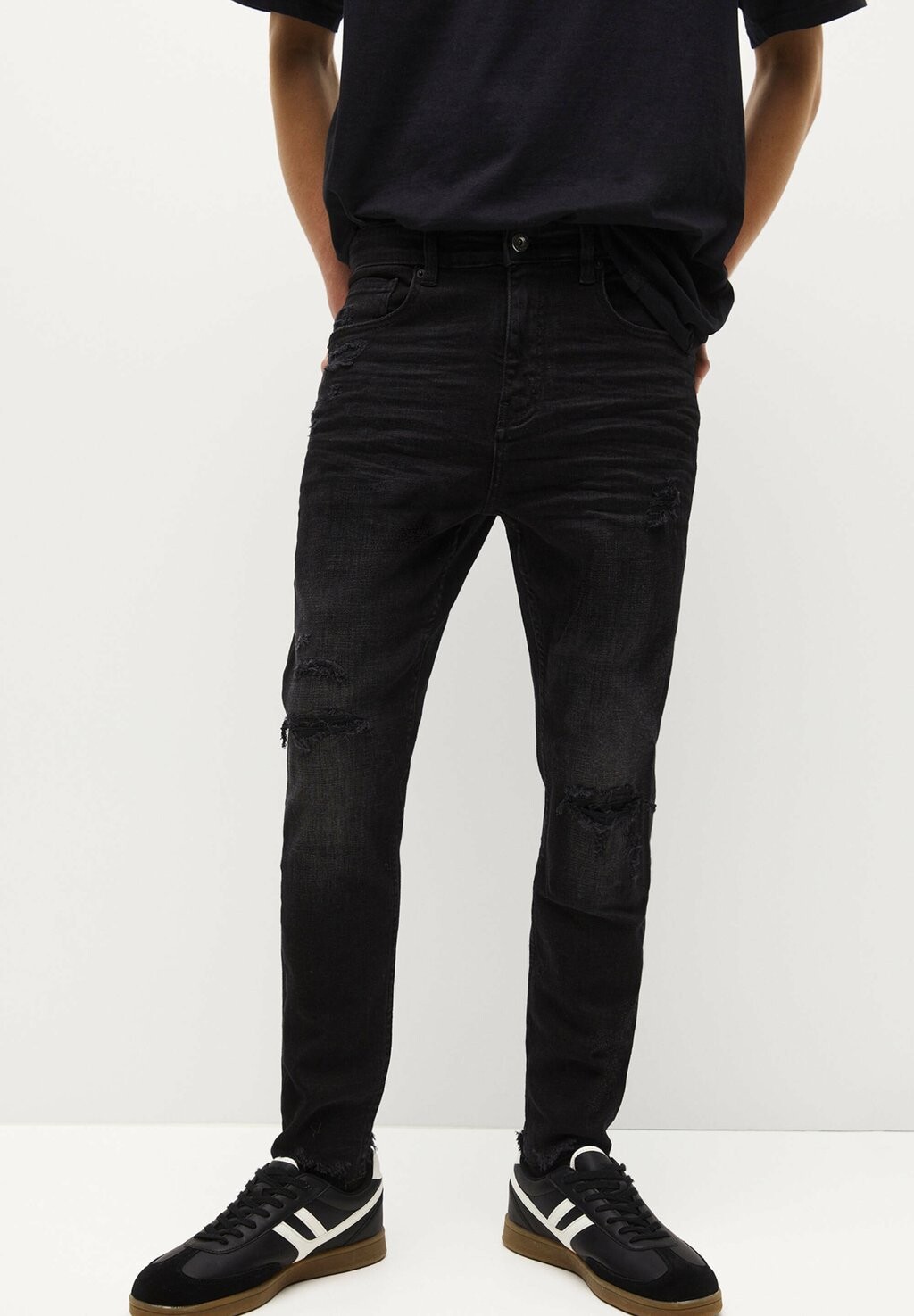 

Джинсы Slim fit PULL&BEAR