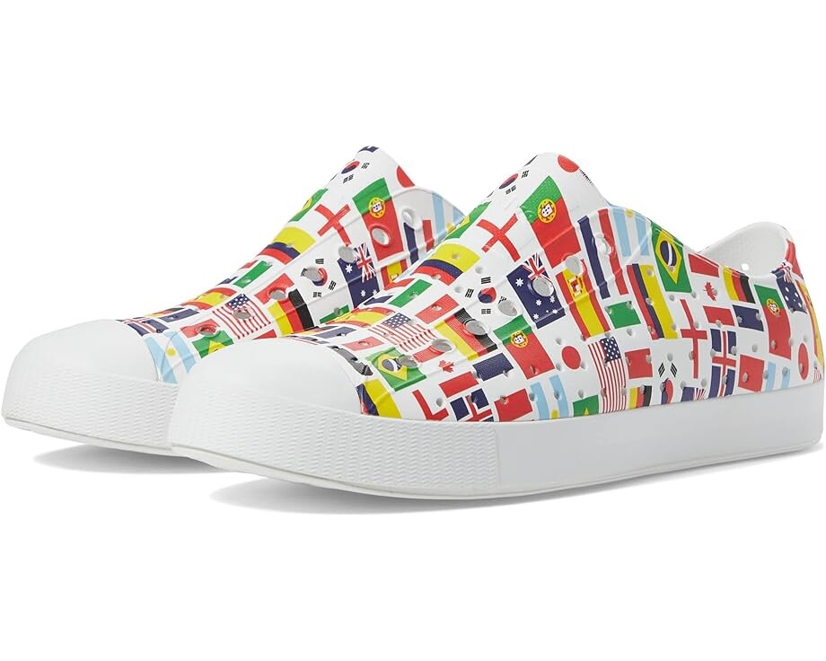 Кроссовки Native Shoes Jefferson Print, цвет Shell White/Shell White/International Flags цена и фото