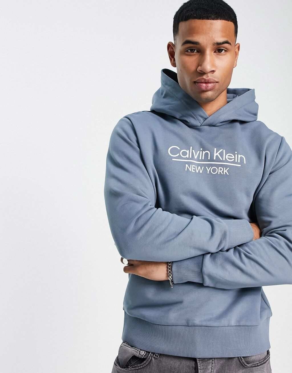

Серая худи с центральным логотипом Calvin Klein, Серый