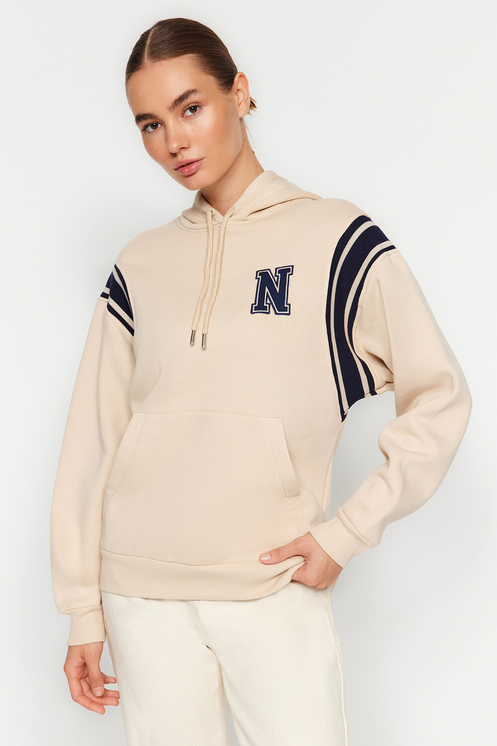 

Свитшот Trendyol с капюшоном, серый