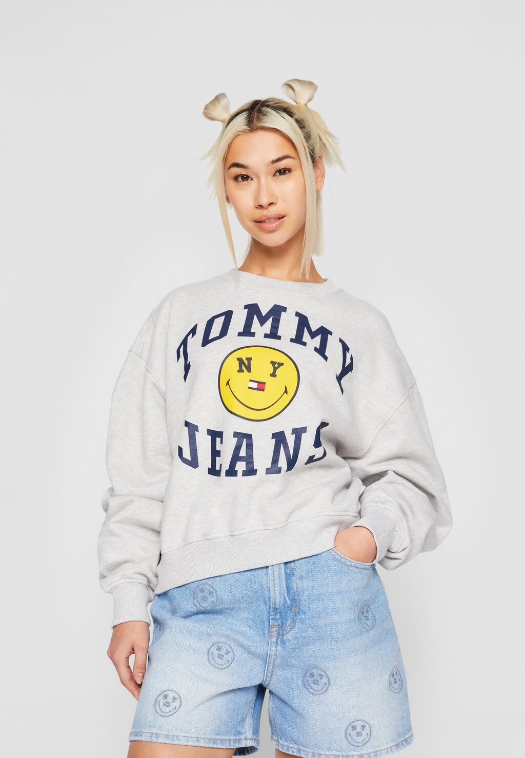 

Толстовка Tommy Jeans