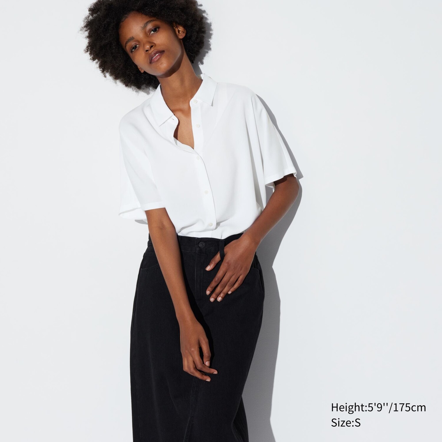 

Блузка UNIQLO из вискозы с коротким рукавом, белый