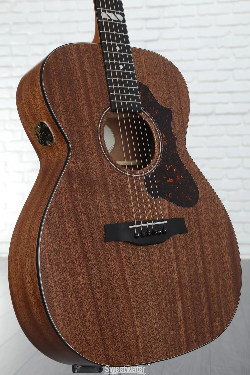 

Акустически-электрическая гитара Godin Fairmount CH Composer QIT - Natural