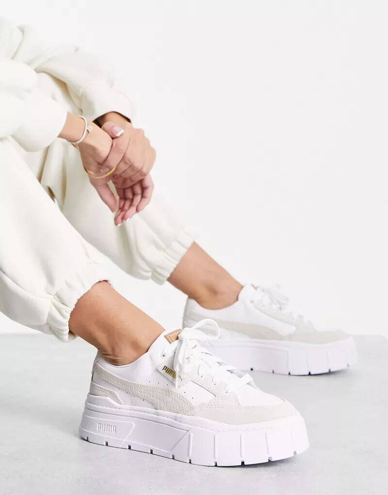 

Белые кроссовки Puma Mayze Stack с вельветом - БЕЛЫЙ
