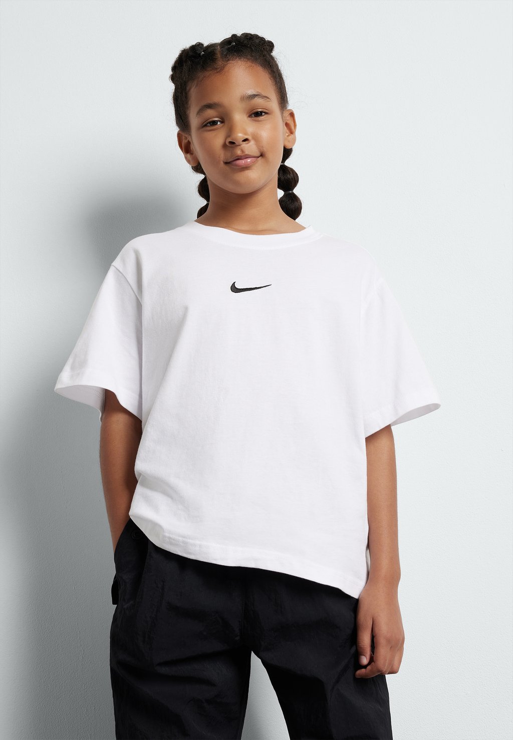 цена Базовая футболка Tee Nike, белый