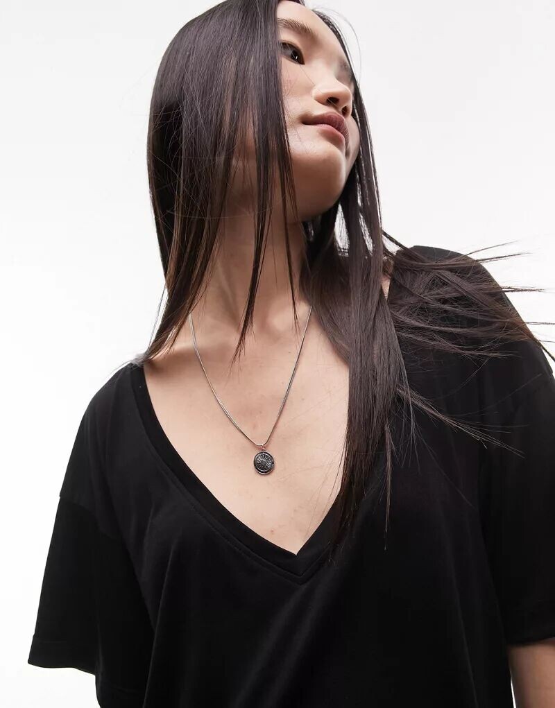 

Черная базовая футболка с напуском и v-образным вырезом Topshop Premium