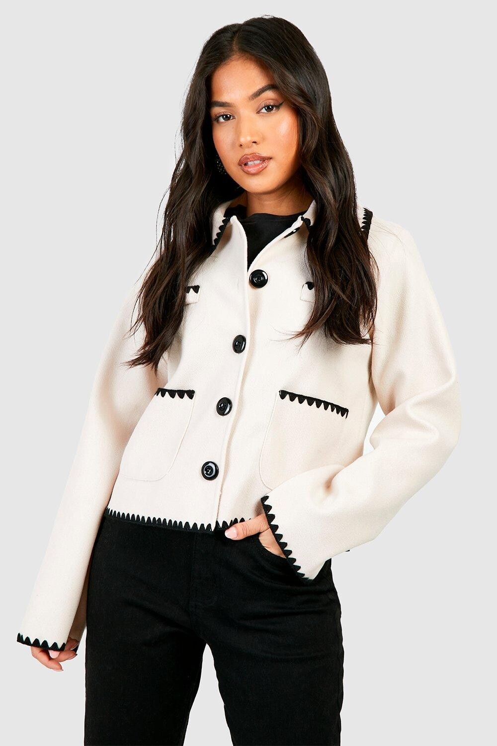 

Шерстяная куртка Petite с контрастной строчкой и карманами boohoo, белый