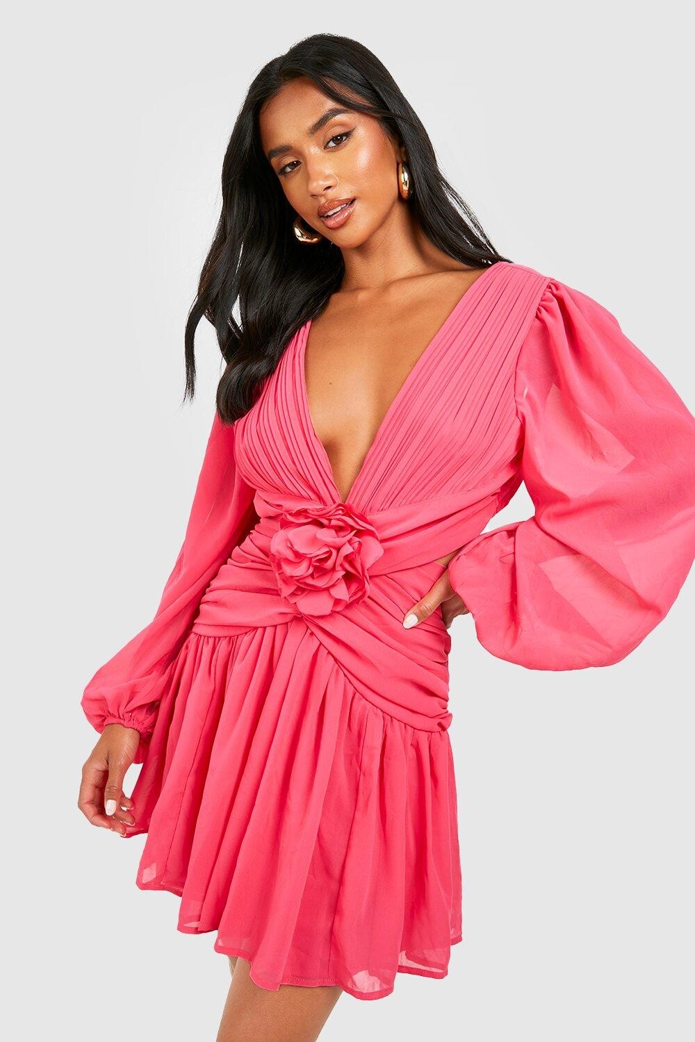 

Мини-платье petite с розами Boohoo, розовый