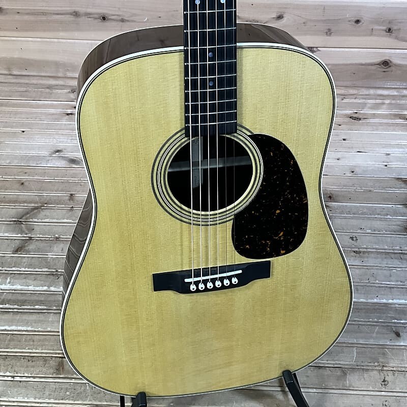 

Акустическая гитара Martin Custom Shop Dreadnought Sitka Spruce/East Indian Rosewood Acoustic Guitar - Natural