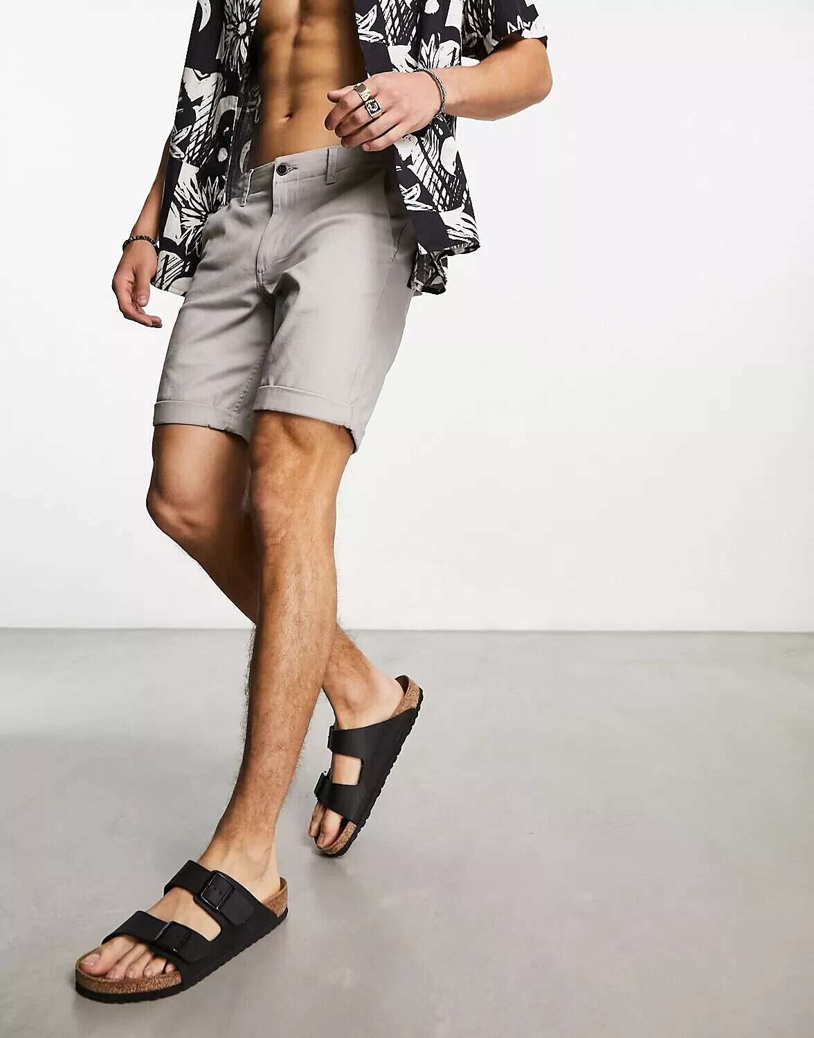 

Серые шорты чиносы Jack & Jones