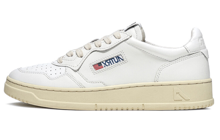 

Autry Medalist Leather Low White (женские)