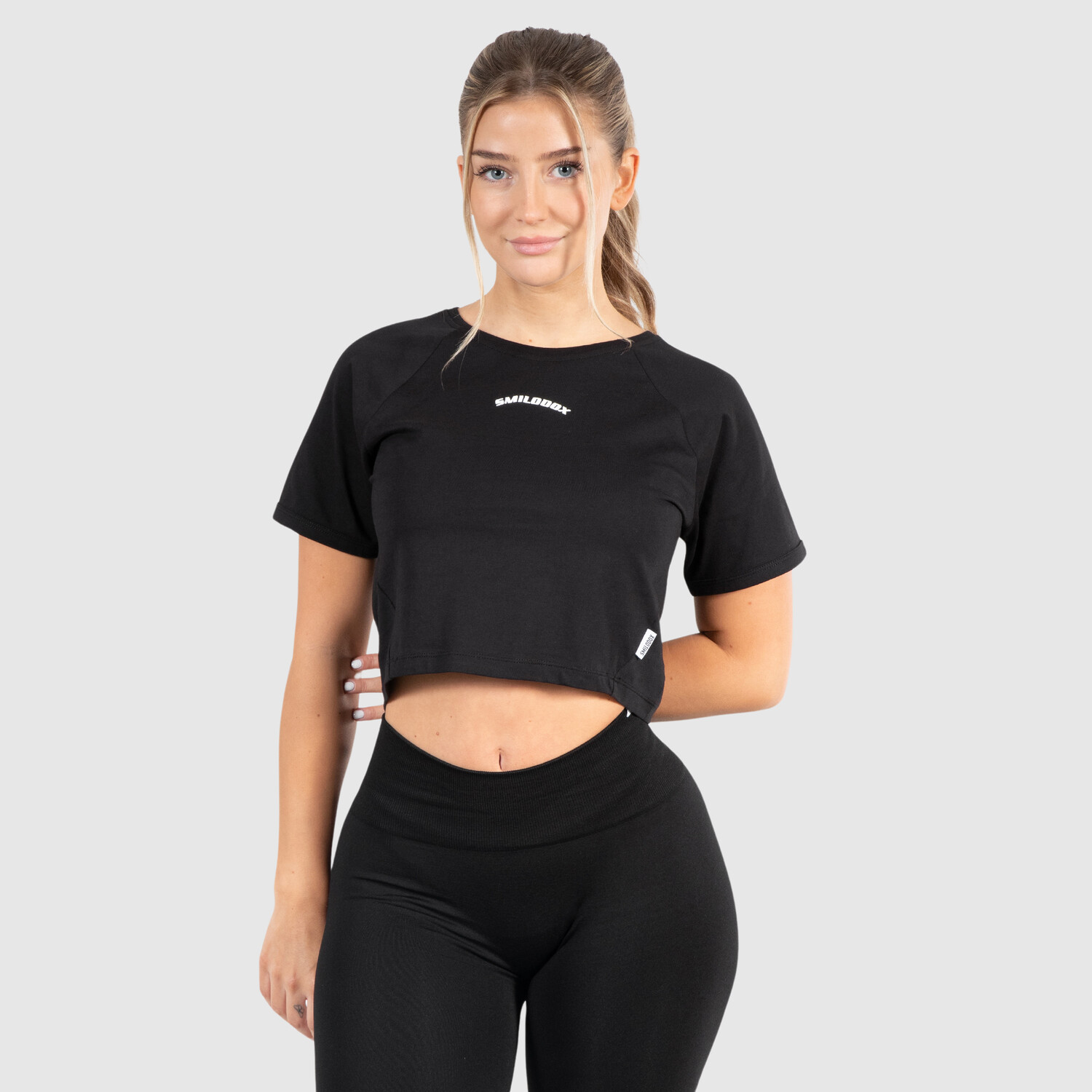 

Спортивная футболка SMILODOX Crop Nalani, черный