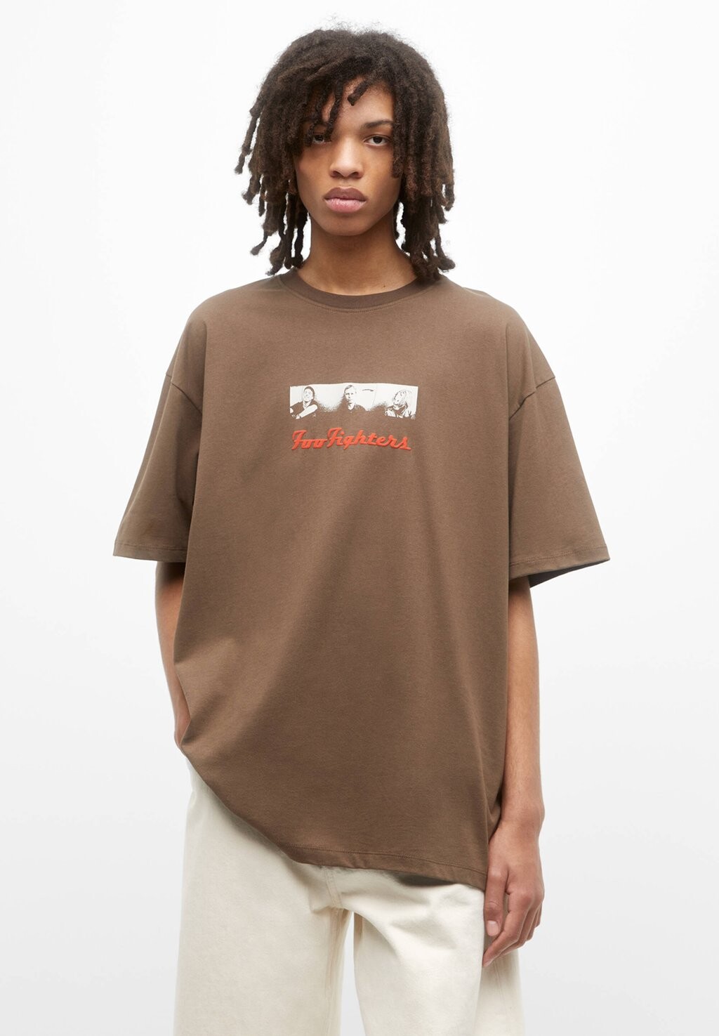 

Футболка с принтом PULL&BEAR, коричневый