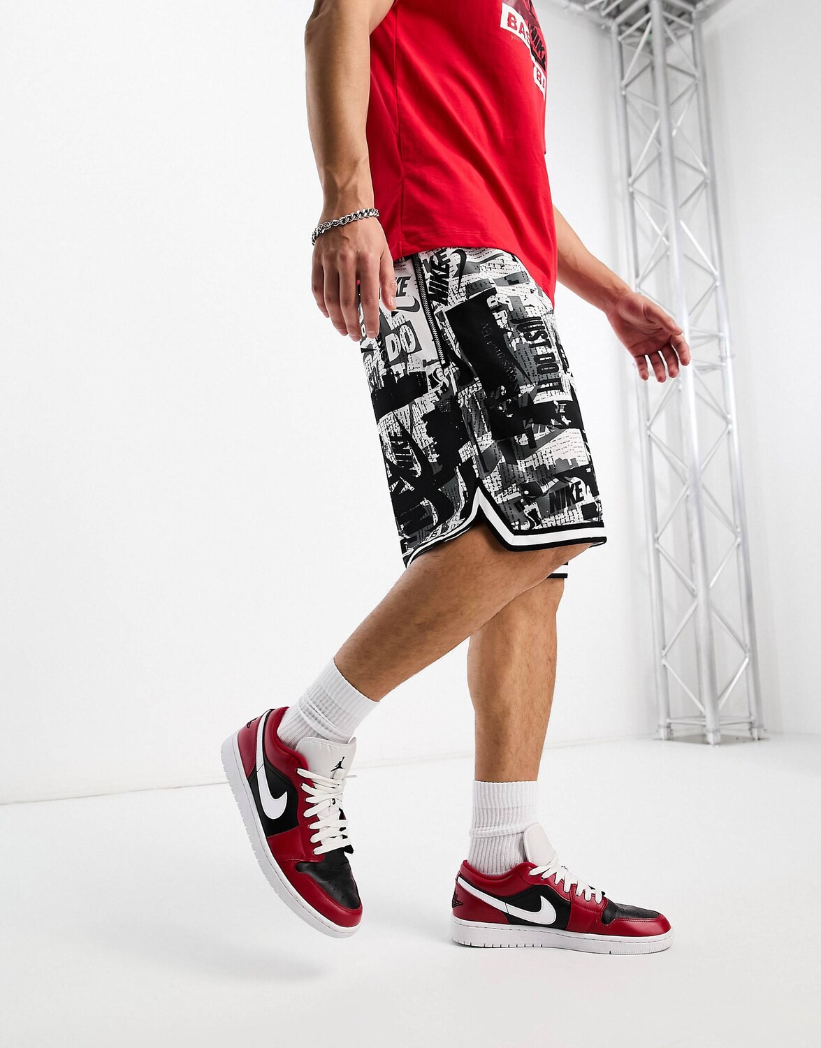 

Серые шорты с принтом Nike Basketball Dri-Fit