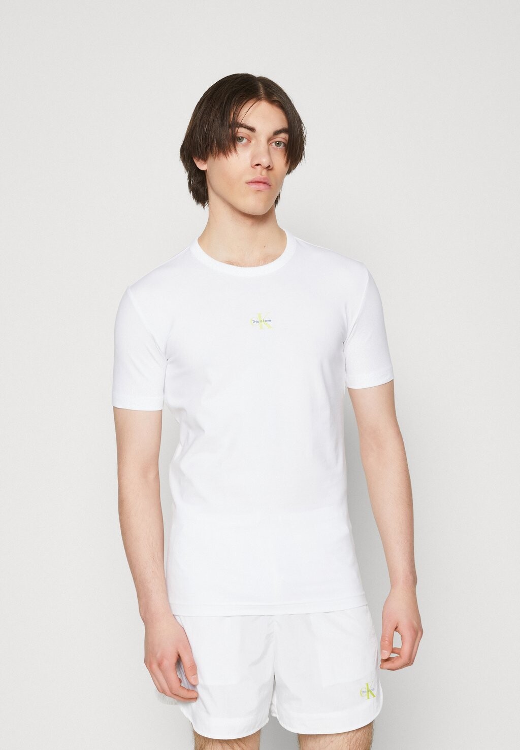 

Базовая футболка Calvin Klein Jeans, белый