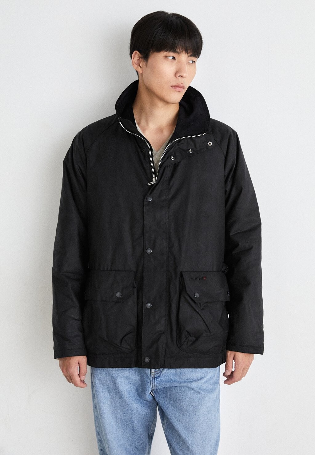 

Весенняя куртка Barbour, черный