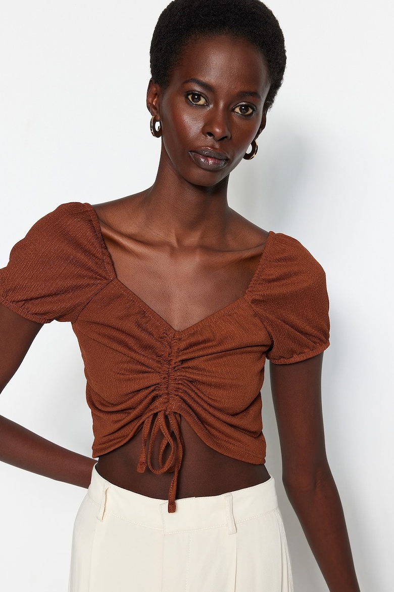 Короткая блузка с рюшами Trendyol, коричневый