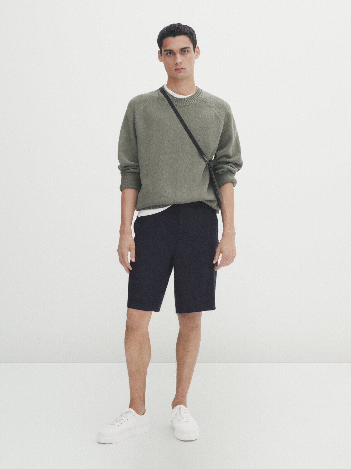 

Шорты бермуды из 100% льна Massimo Dutti, темно-синий