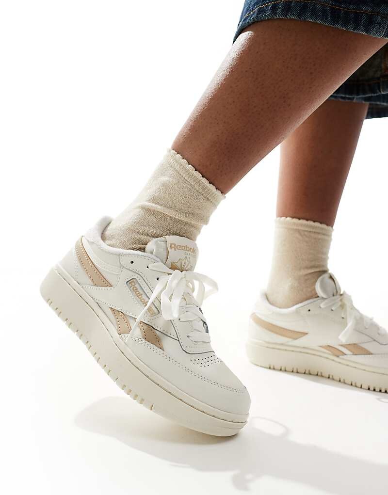 

Кроссовки Reebok Club C Double Revenge с бело-бежевыми деталями