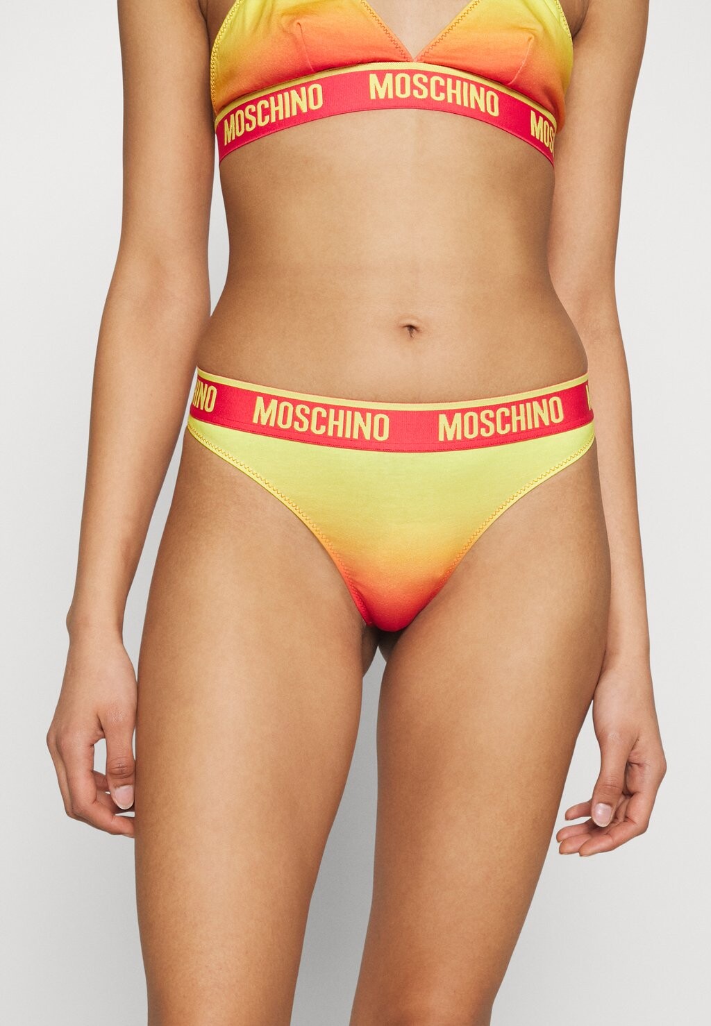 

Стринги Moschino