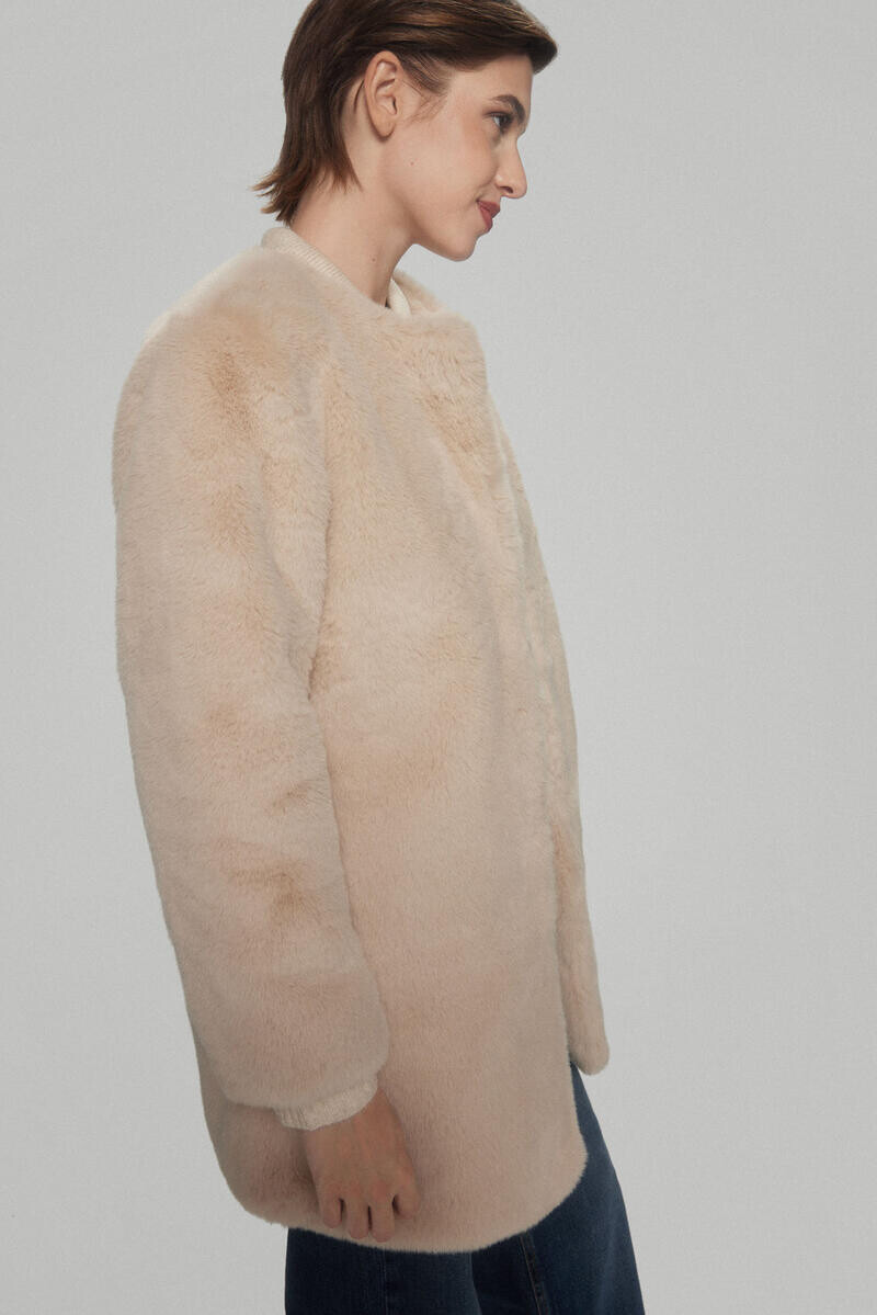 

Необработанная двусторонняя шуба. Pedro del Hierro, бежевый