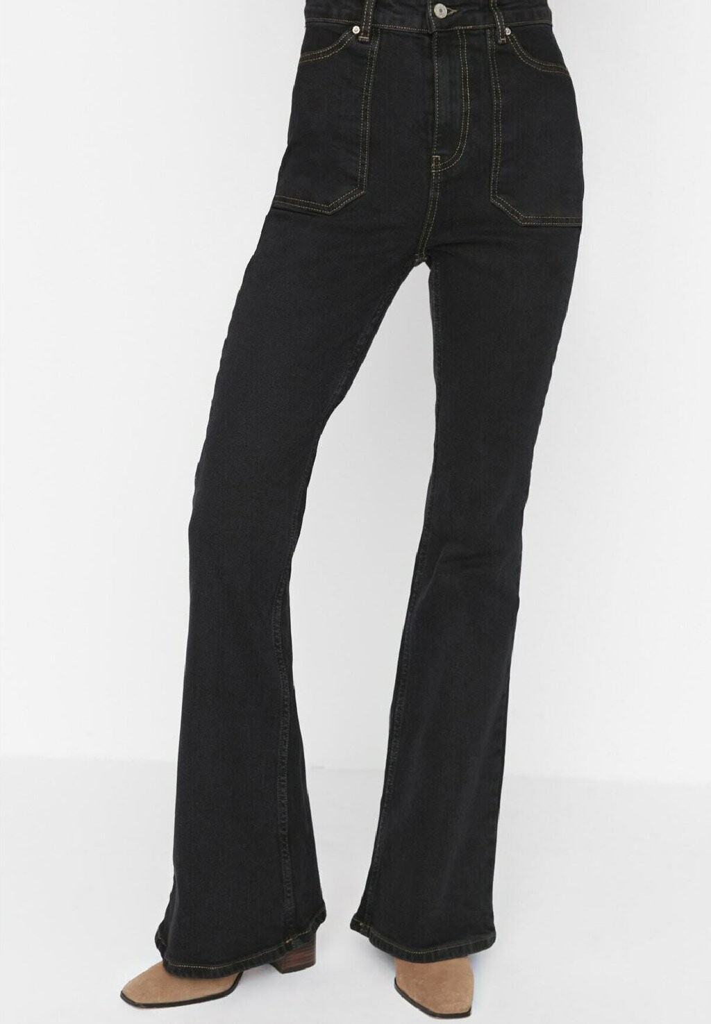 

Джинсы Bootcut Trendyol, черный