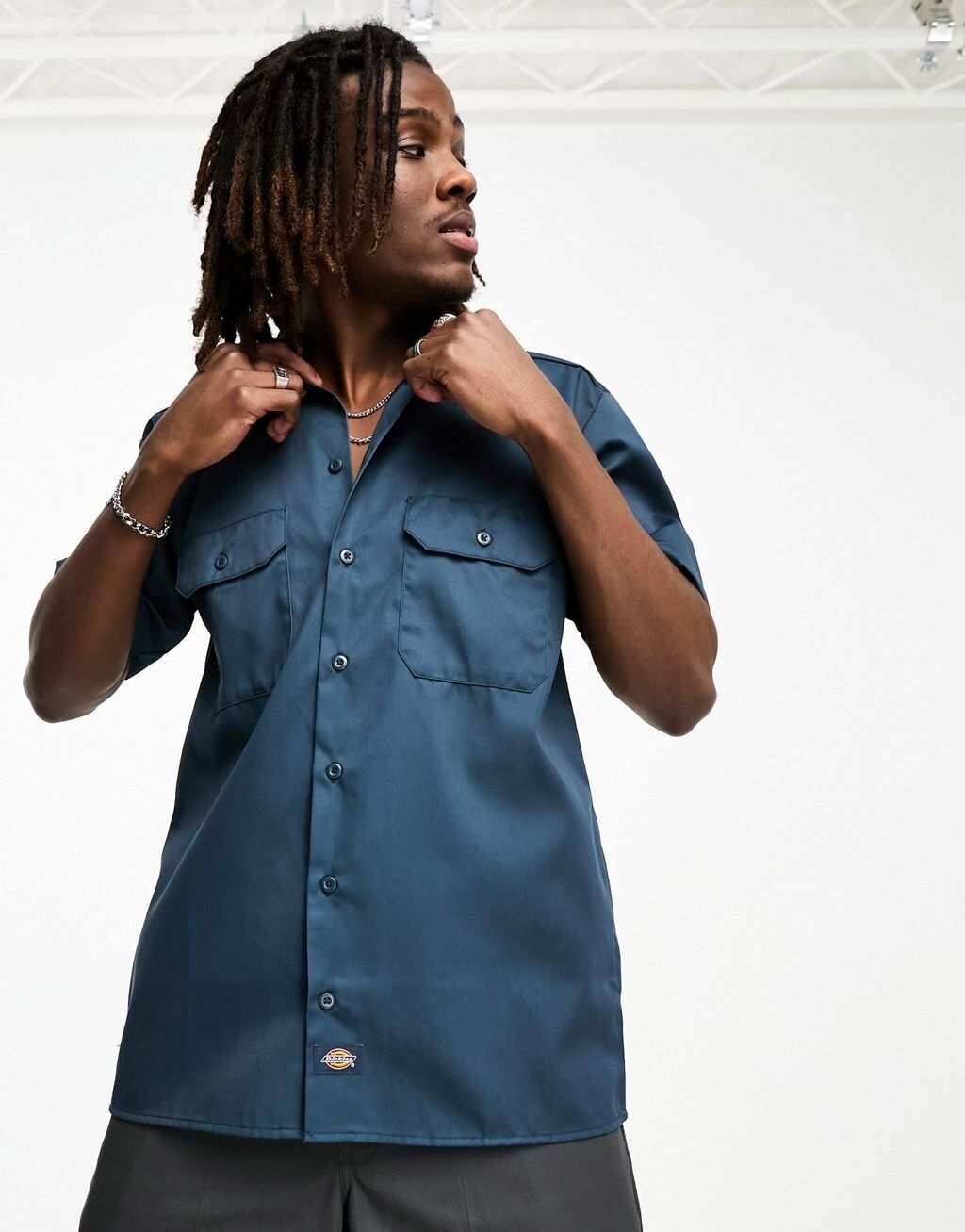 

Темно-синяя рабочая рубашка с короткими рукавами Dickies