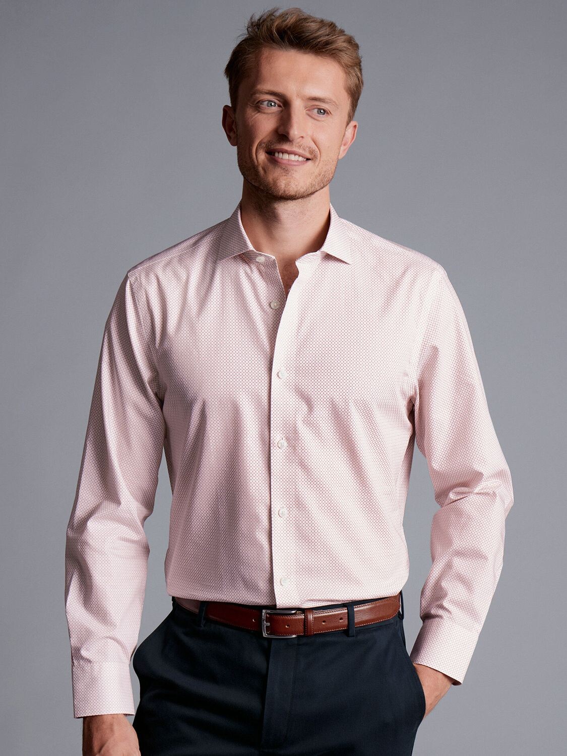 

Рубашка из эластичного поплина с длинными рукавами Charles Tyrwhitt, розовая