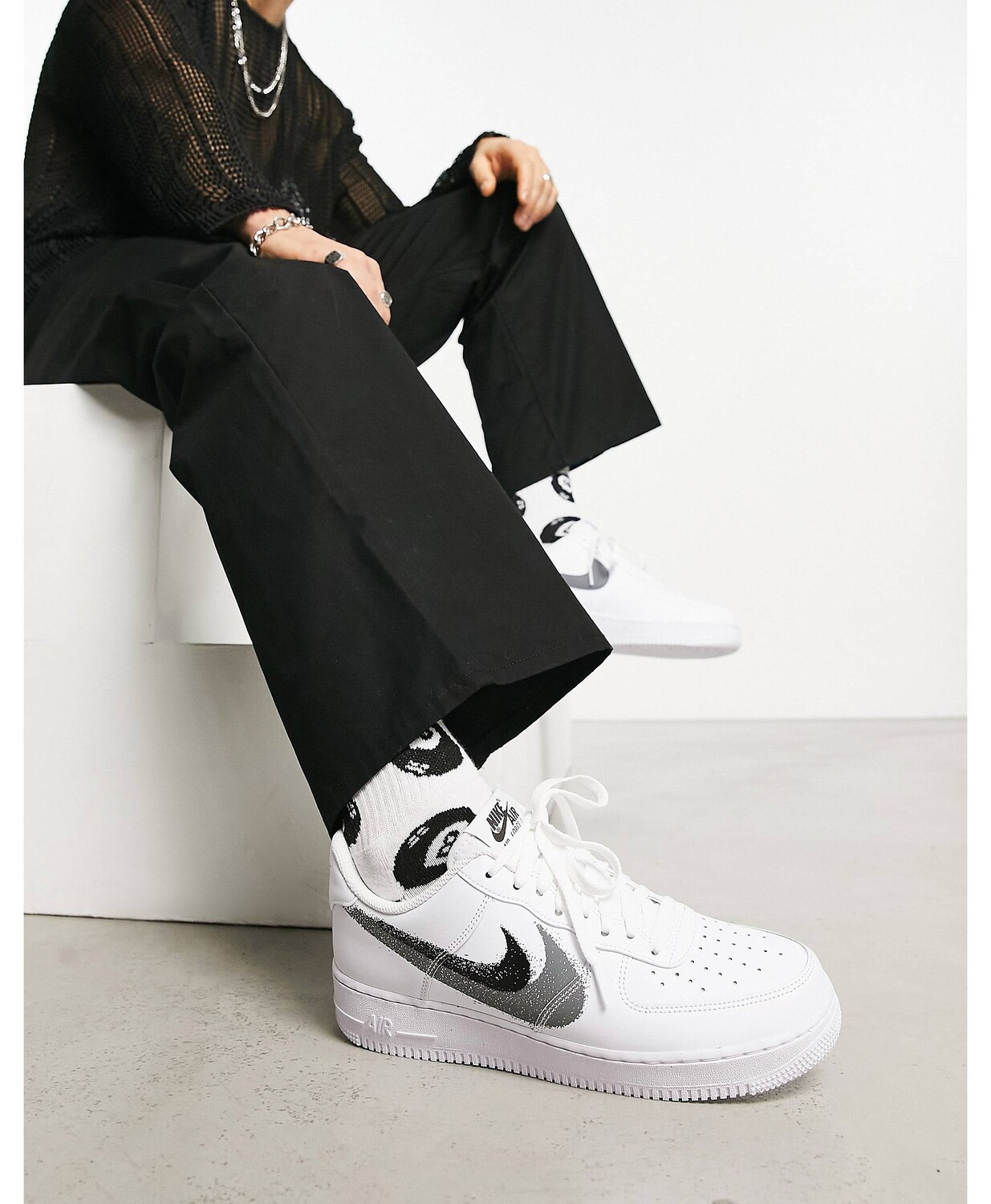 Бело-черные кроссовки Nike Air Force 1 '07 с двойным логотипом-галочкой ...