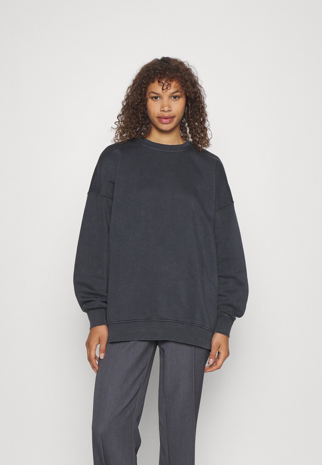 

Толстовка ONLY Tall ONLCARRY WASHED O NECK, цвет black acid wash