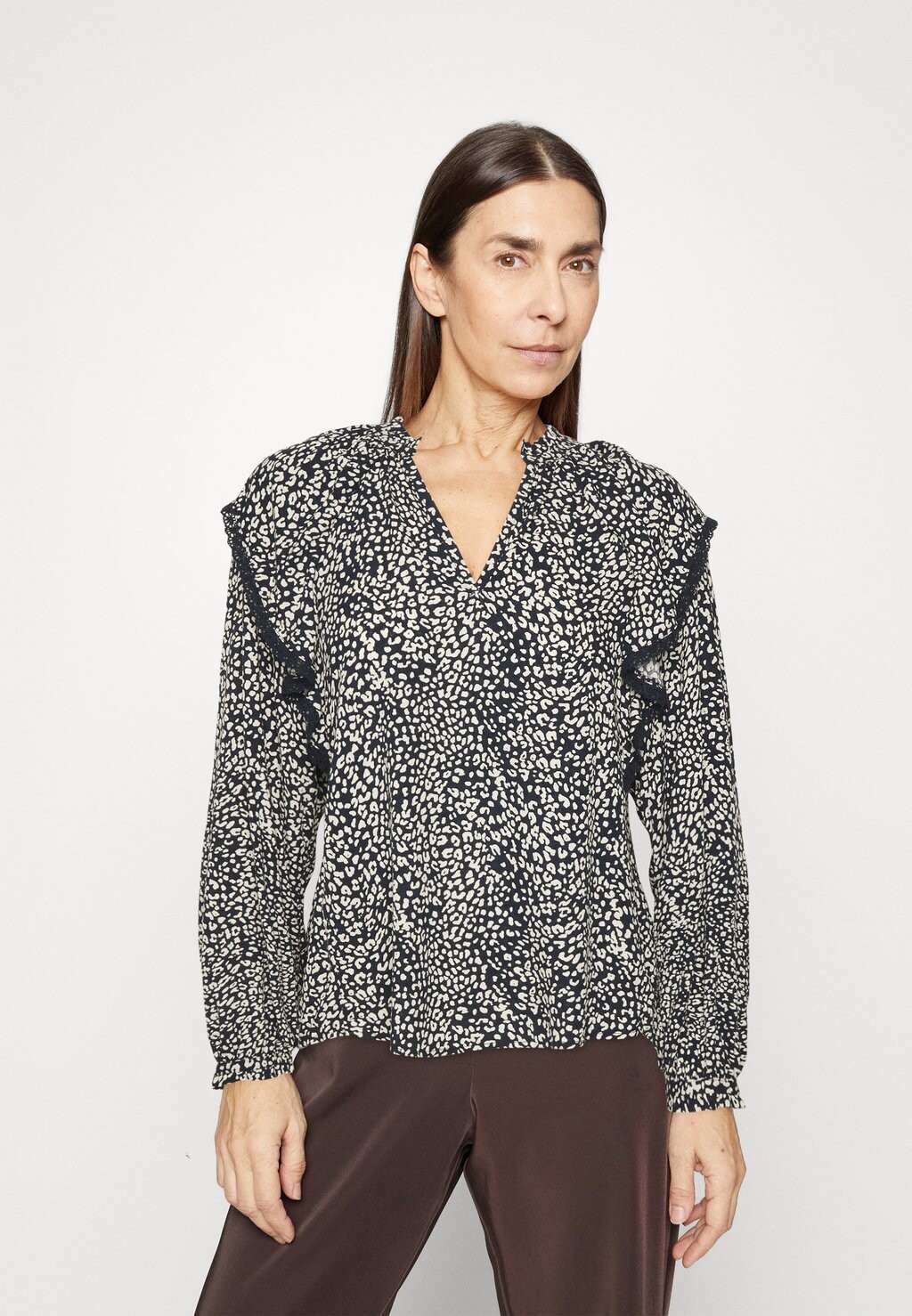 

Блузка Marks & Spencer с рюшами, темно-синий/мультиколор