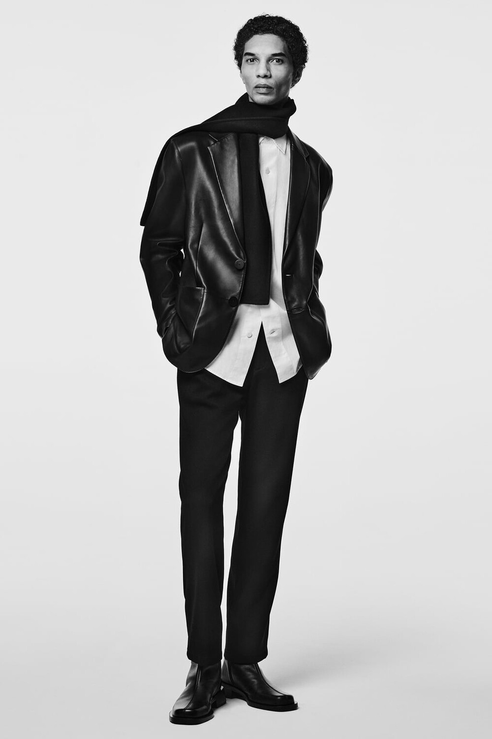 

Кожаный пиджак ZARA, серый
