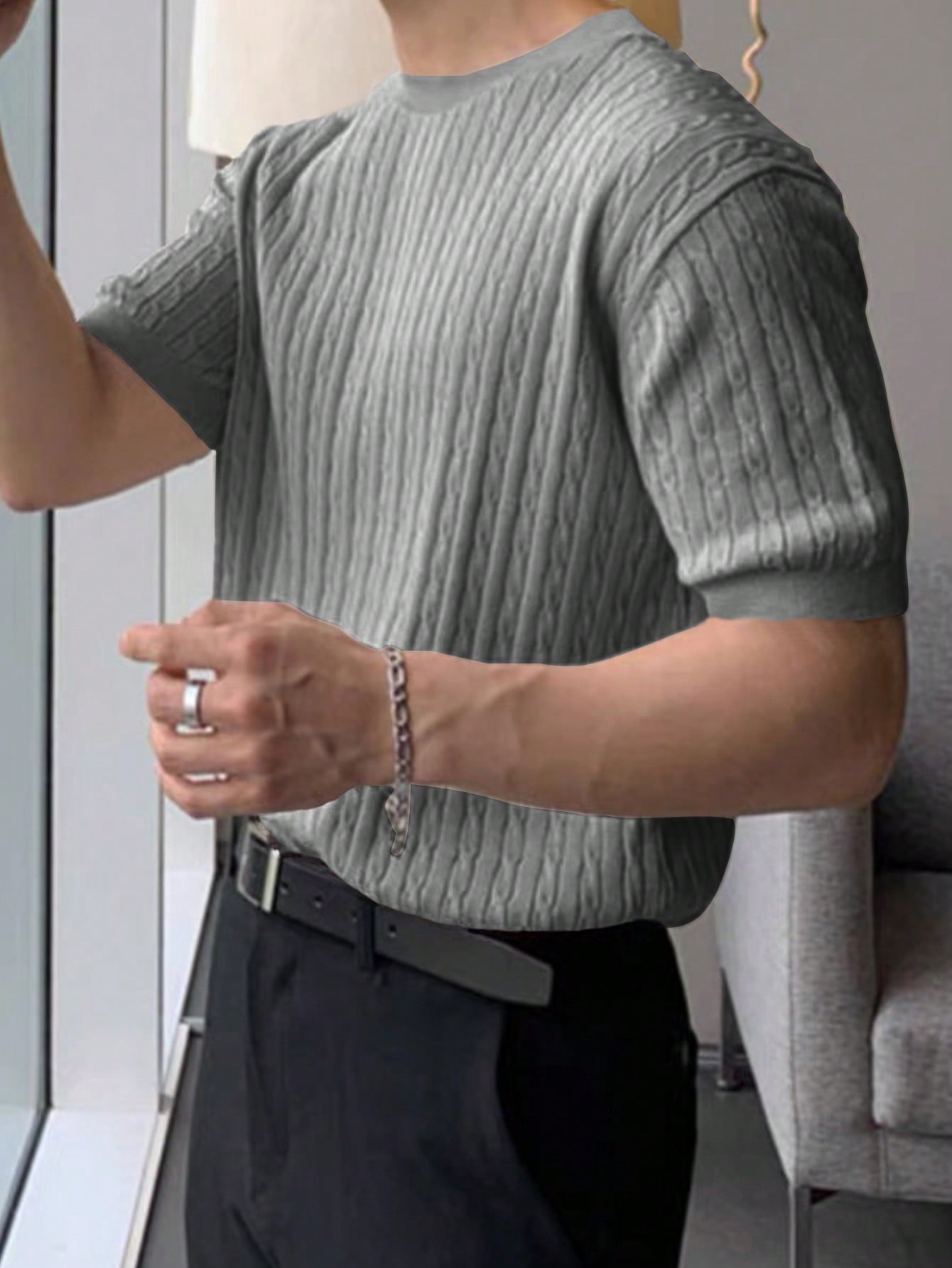 Мужской однотонный вязаный топ с короткими рукавами Manfinity Hypemode, темно-серый мужской однотонный пуловер свитер модный повседневный вязаный топ с круглым вырезом и длинным рукавом новинка осени 2022 мужская внутренн