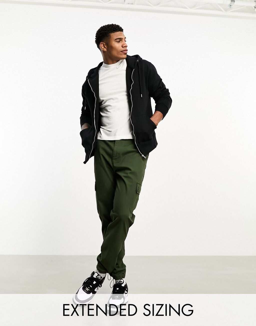 

Темно-хаки зауженные брюки карго ASOS DESIGN