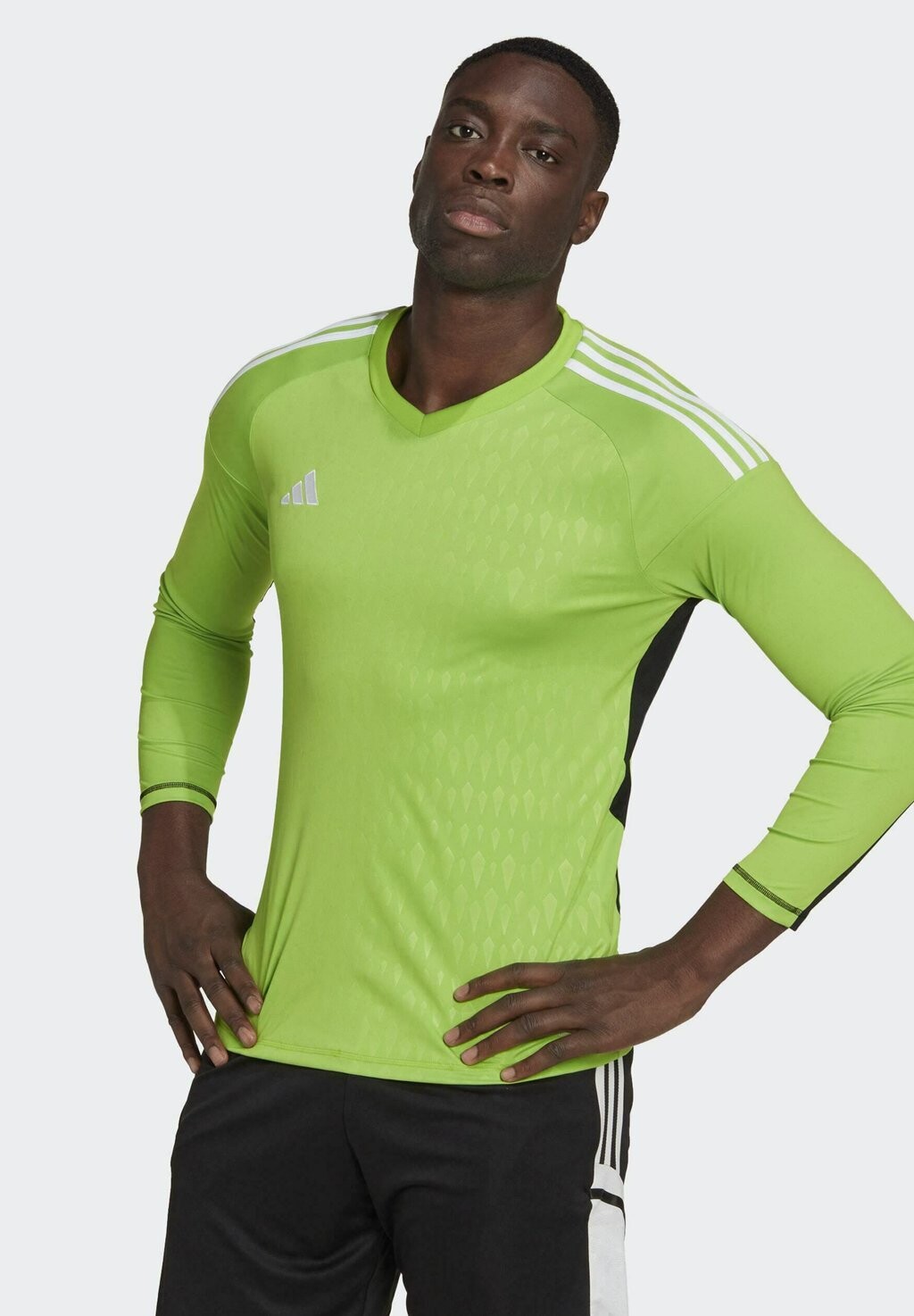 

Футболка Adidas