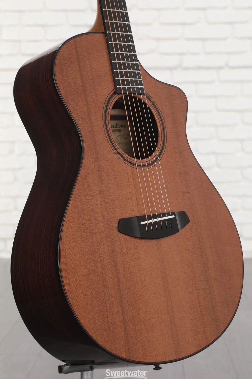 

Концертная акустическая гитара Breedlove Custom - красное дерево и восточно-индийское палисандровое дерево