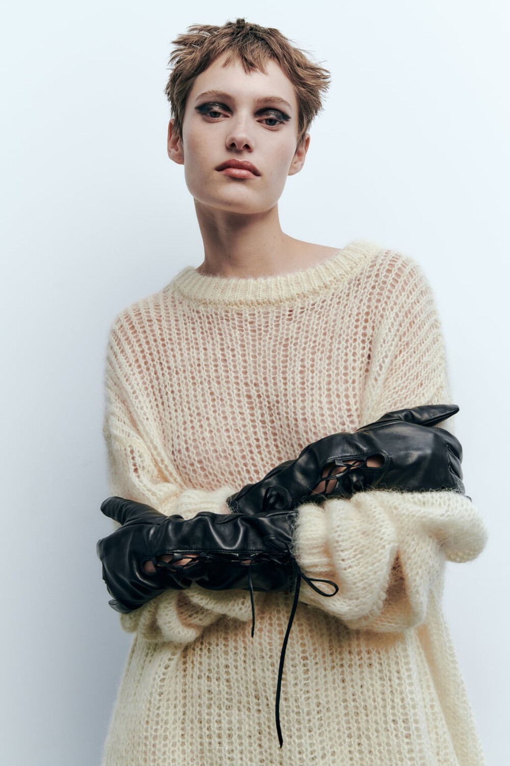 

Кожаные перчатки на шнуровке ZARA, черный