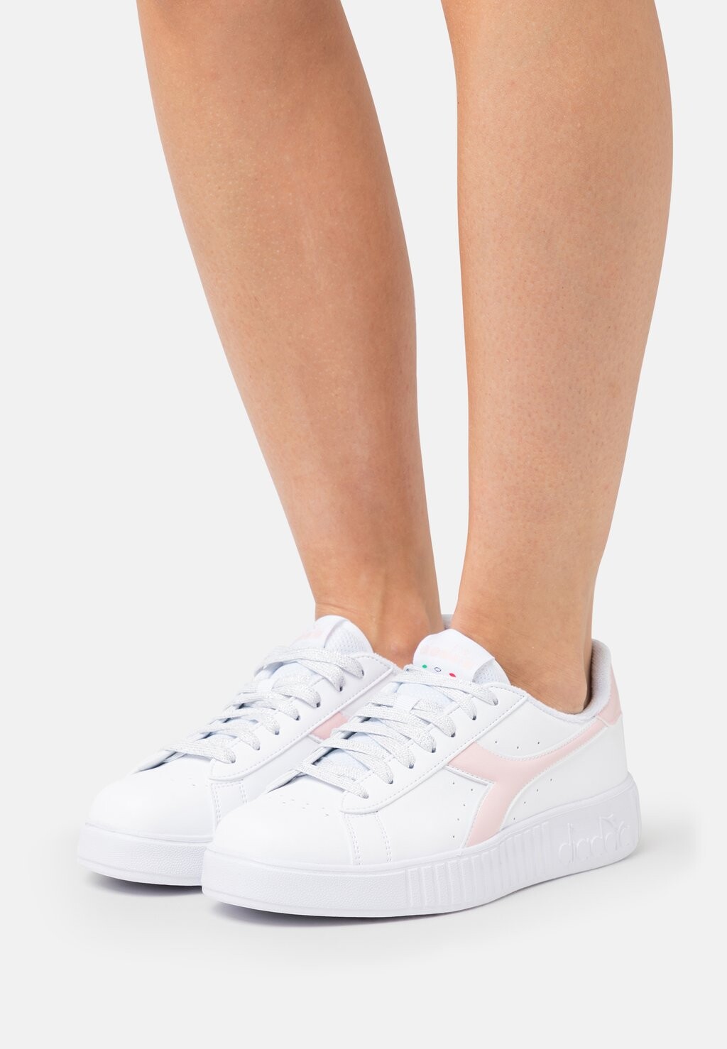 

Кроссовки Diadora