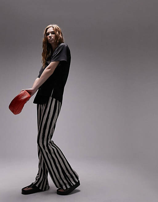 

Черная атласная рубашка с короткими рукавами Topshop