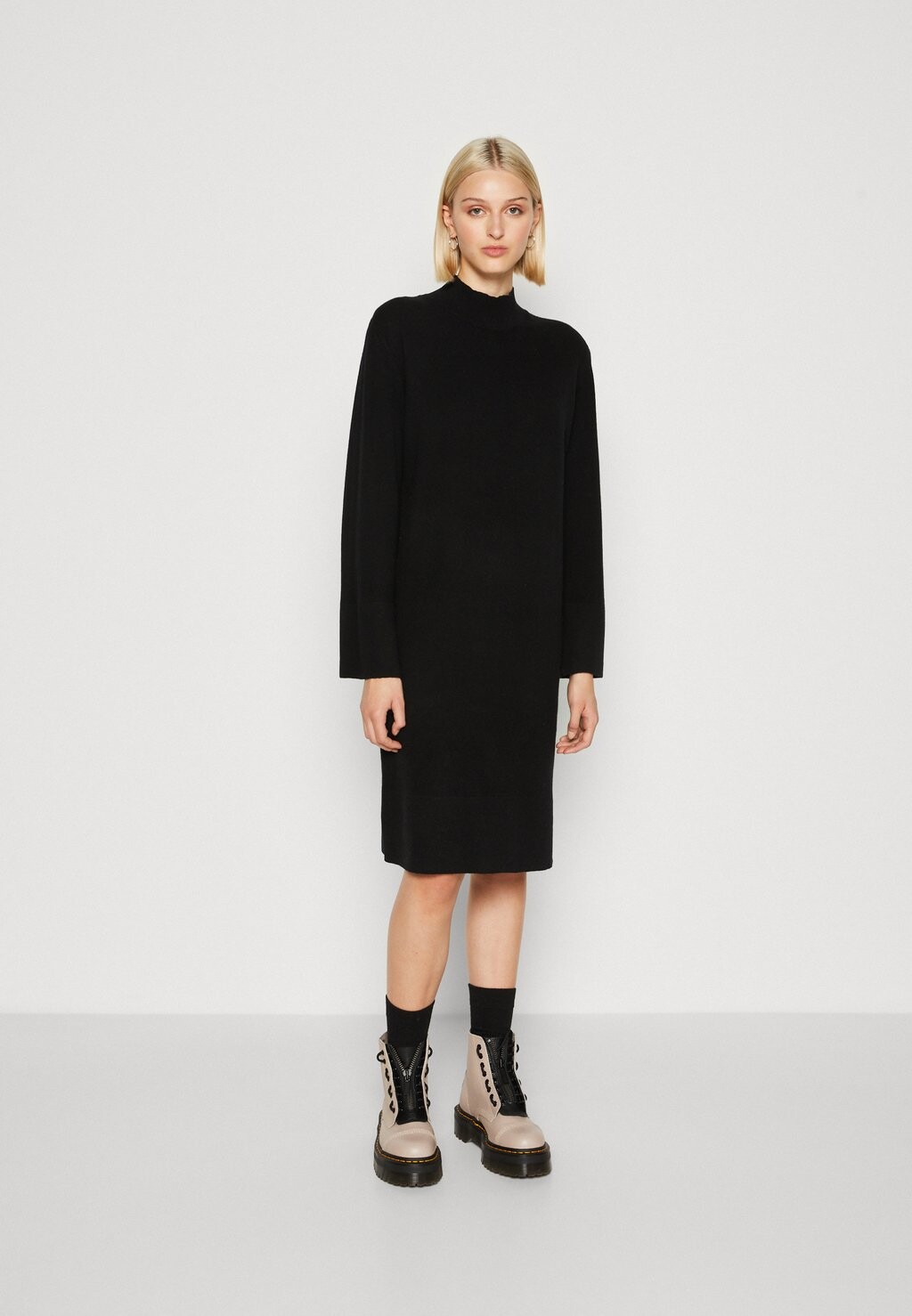 

Платье YAS YASEMILIE HIGH NECK DRESS, черный