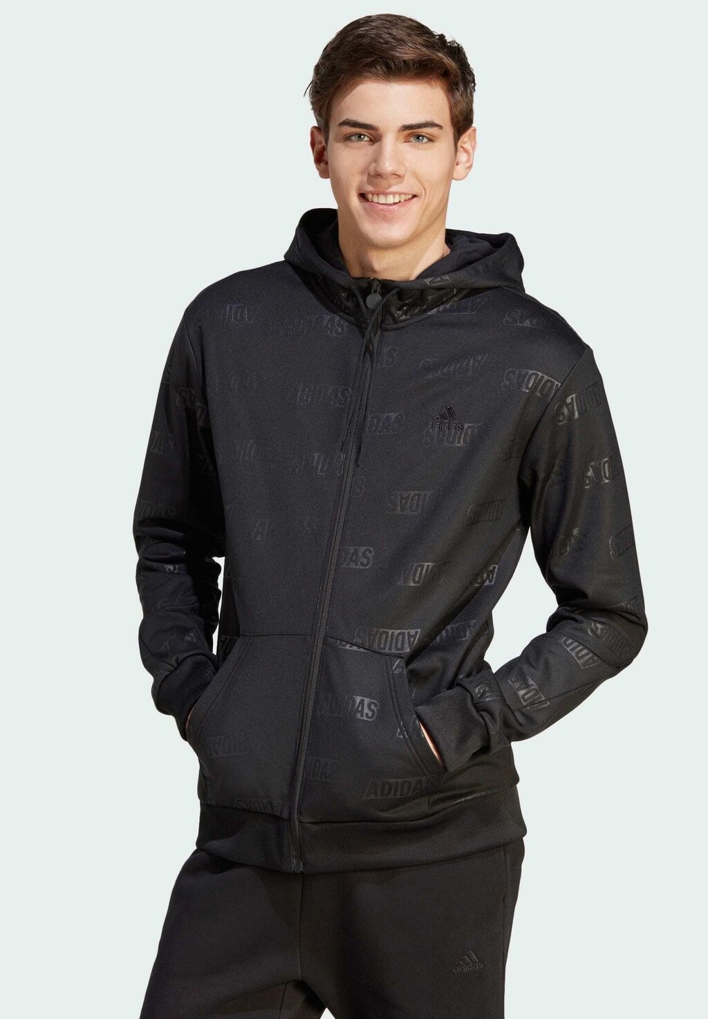 

Флисовая куртка adidas Sportswear ПОЛНАЯ МОЛНИЯ С ТИСНЕНИЕМ, черный