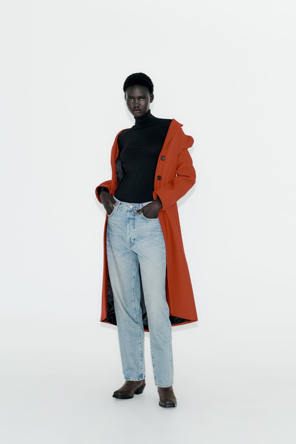 

Легкая хлопковая футболка с высоким воротником ZARA, черный
