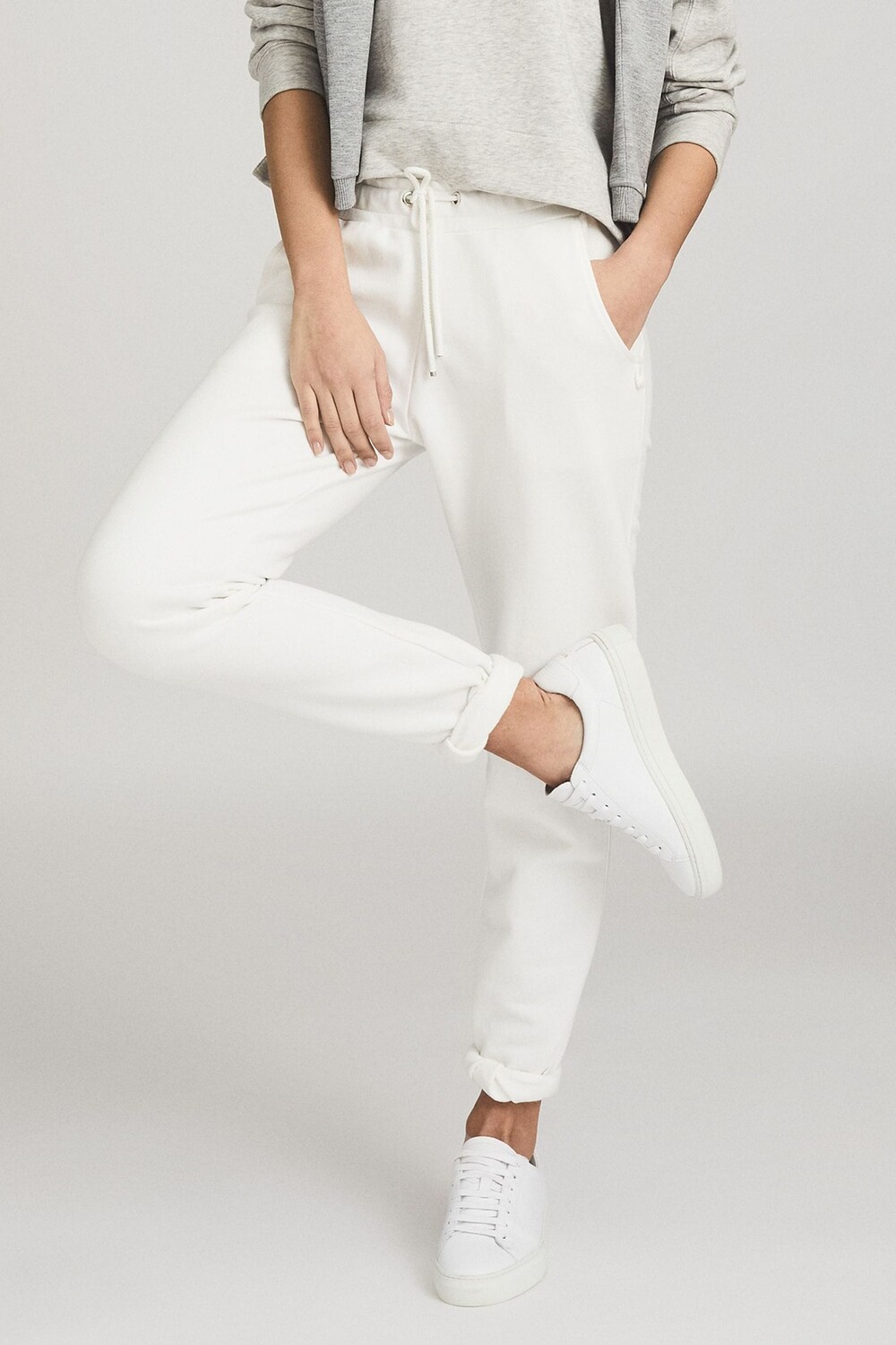 

Finley кожаные спортивные туфли Reiss, белый