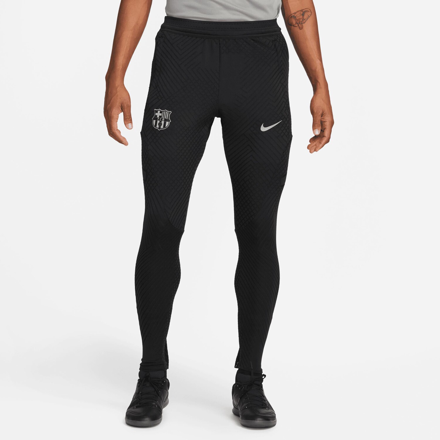 

Брюки Nike Trainingshose FC Barcelona Dri FIT Strike, черный