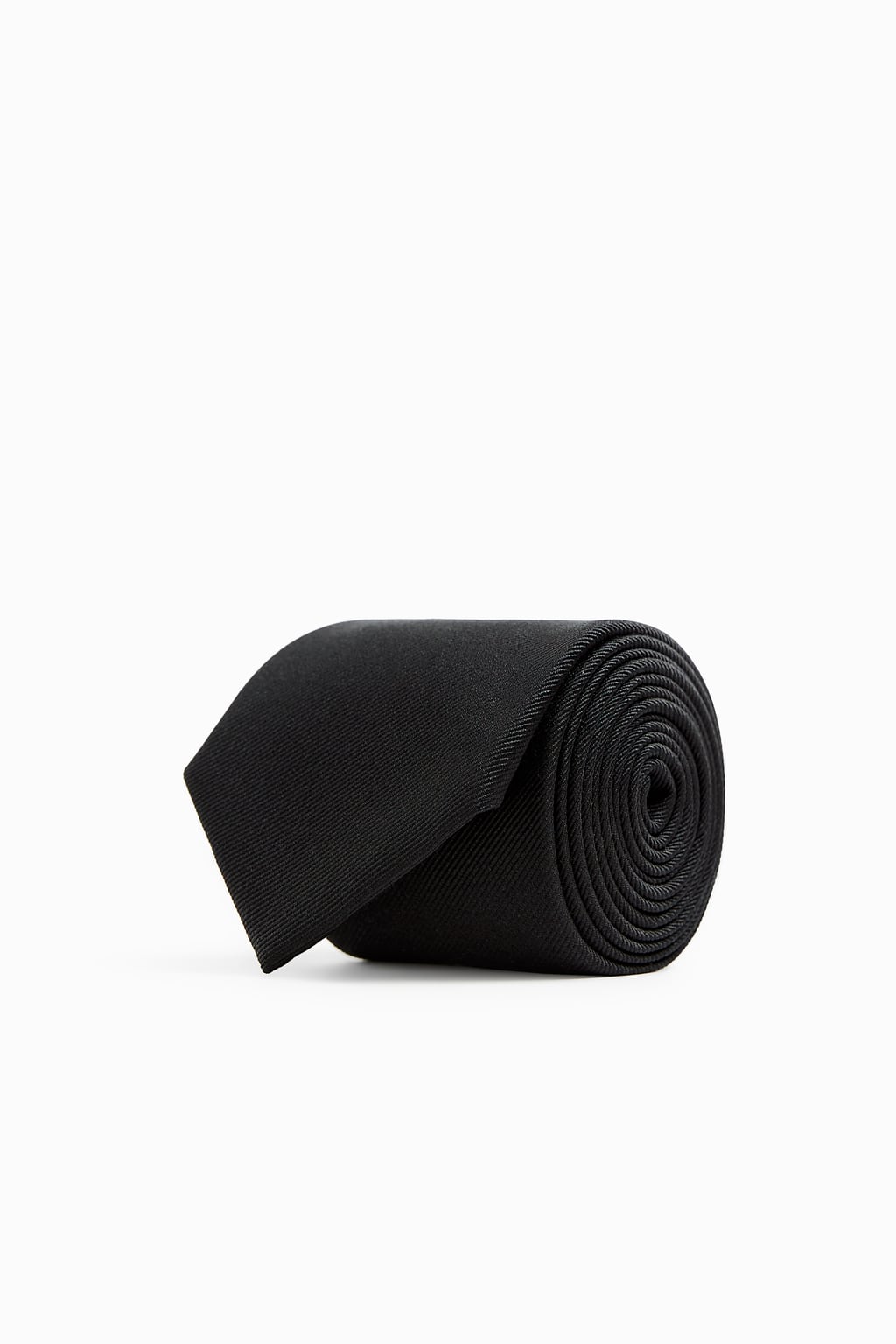 цена Широкий галстук из 100% шелка ZARA, черный