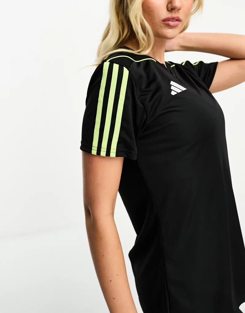 

Черно-зеленая футболка adidas Football Tiro 23 adidas performance